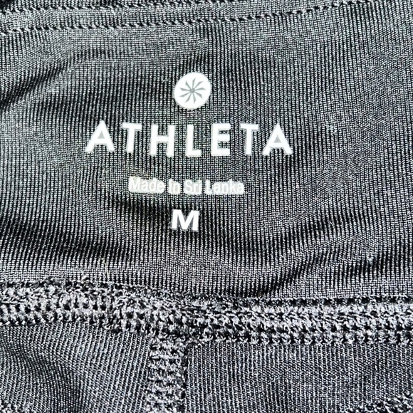 Athleta Stride Reflective Capri/Crop Legging Black Size Medium - Picture 12 of 13